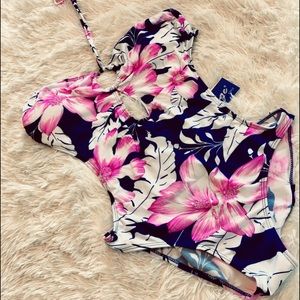 New One piece swimsuit